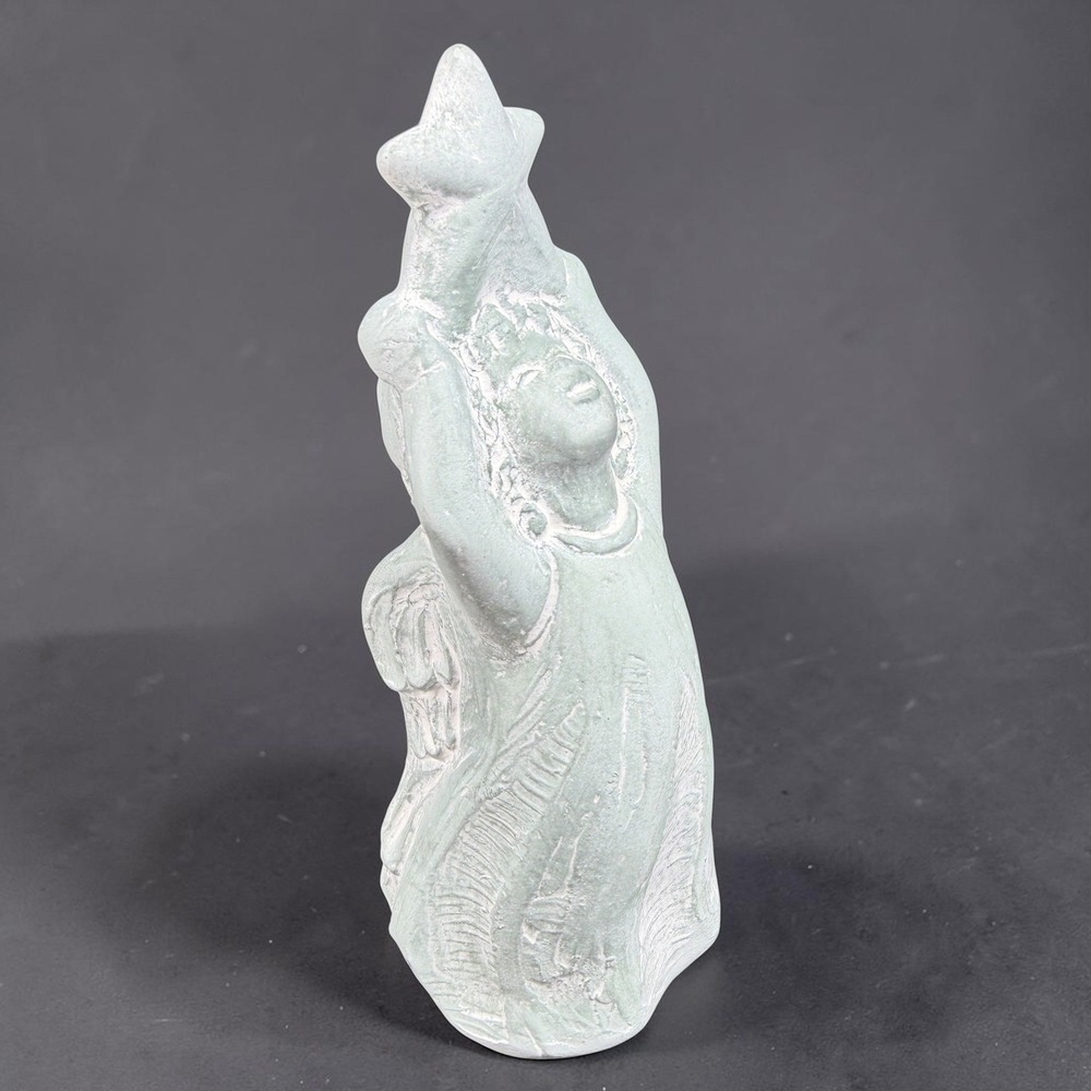 Isabel‎ Bloom Reach for the Stars Angel Girl Figurine 2004 Green Concrete 6 inch